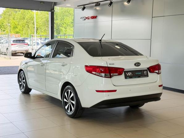 Kia Rio III Рестайлинг с пробегом 2015 года, цена 1 220 000 рублей, 28904 км, седан, Автокод Объявления