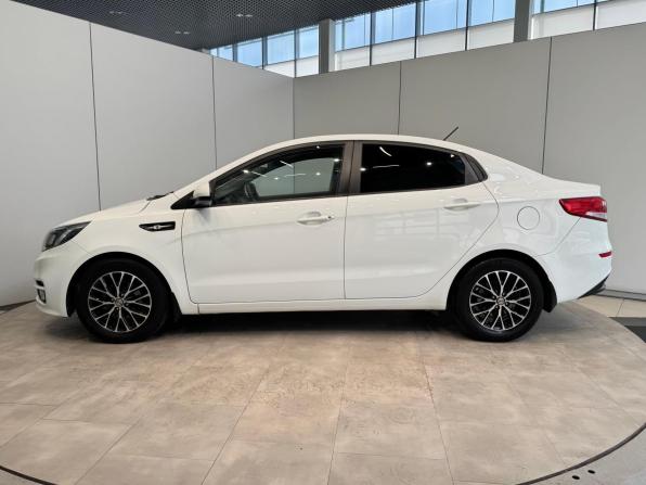 Kia Rio III Рестайлинг с пробегом 2015 года, цена 1 090 000 рублей, 168077 км, седан, Автокод Объявления