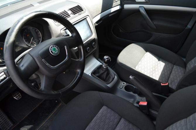 Skoda Octavia II (A5) Рестайлинг с пробегом 2013 года, цена 750 000 рублей, 227825 км, лифтбек, Автокод Объявления