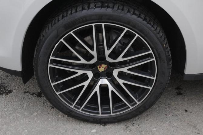 Porsche Macan I Рестайлинг 2 с пробегом 2023 года, цена 7 300 000 рублей, 58366 км, внедорожник, Автокод Объявления