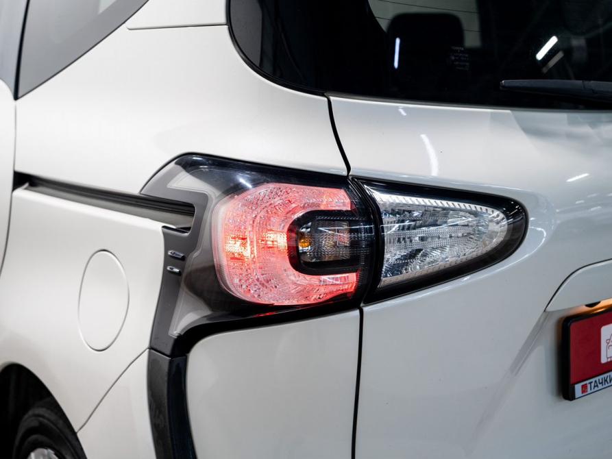 Toyota Sienta II Чита  - изображение 20