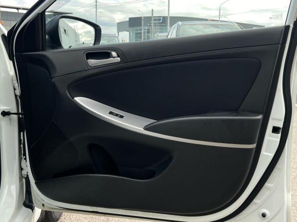 Hyundai Solaris I Рестайлинг с пробегом 2015 года, цена 1 150 000 рублей, 92267 км, седан, Автокод Объявления