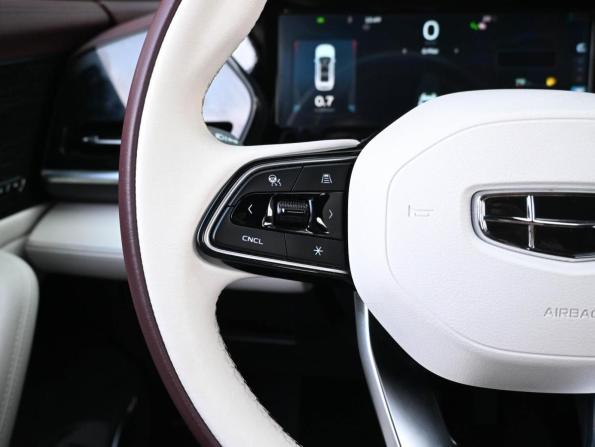 Geely Monjaro I с пробегом 2024 года, цена 3 399 000 рублей, 17313 км, внедорожник, Автокод Объявления