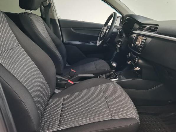 Kia Rio IV с пробегом 2018 года, цена 1 390 000 рублей, 84106 км, хэтчбек, Автокод Объявления