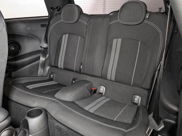 Mini Hatch III (F55/F56) Рестайлинг с пробегом 2020 года, цена 2 990 000 рублей, 84800 км, хэтчбек, Автокод Объявления