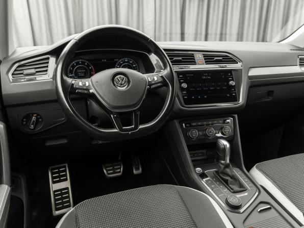 Volkswagen Tiguan II с пробегом 2018 года, цена 3 080 000 рублей, 54109 км, внедорожник, Автокод Объявления