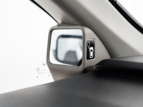 Honda Stepwgn V с пробегом 2015 года, цена 1 750 500 рублей, 92666 км, минивэн, Автокод Объявления