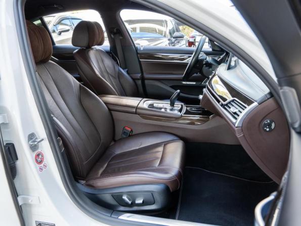 BMW 7 серии VI (G11/G12) с пробегом 2016 года, цена 3 190 000 рублей, 160592 км, седан, Автокод Объявления