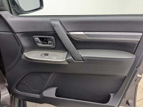Mitsubishi Pajero IV Рестайлинг 2 с пробегом 2015 года, цена 2 515 000 рублей, 120717 км, внедорожник, Автокод Объявления