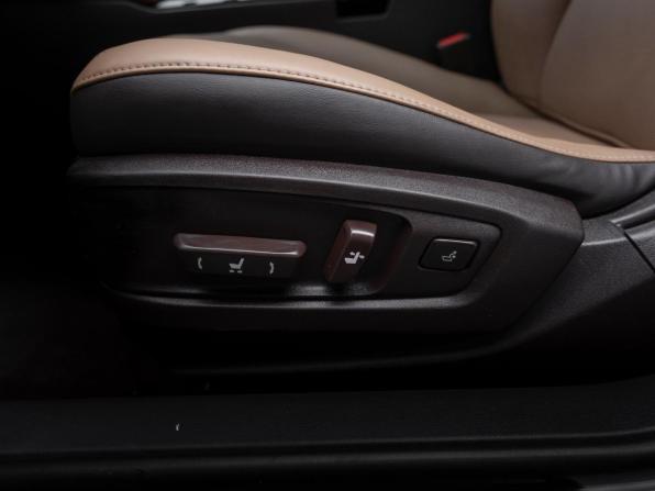 Lexus ES VI Рестайлинг с пробегом 2017 года, цена 2 245 000 рублей, 240763 км, седан, Автокод Объявления