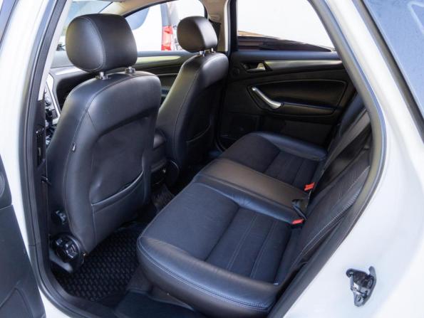 Ford Mondeo IV Рестайлинг с пробегом 2011 года, цена 935 000 рублей, 301686 км, седан, Автокод Объявления