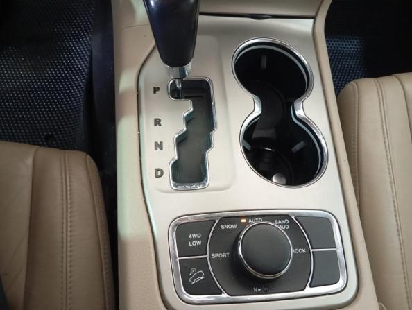 Jeep Grand Cherokee IV (WK2) с пробегом 2011 года, цена 1 316 500 рублей, 244133 км, внедорожник, Автокод Объявления