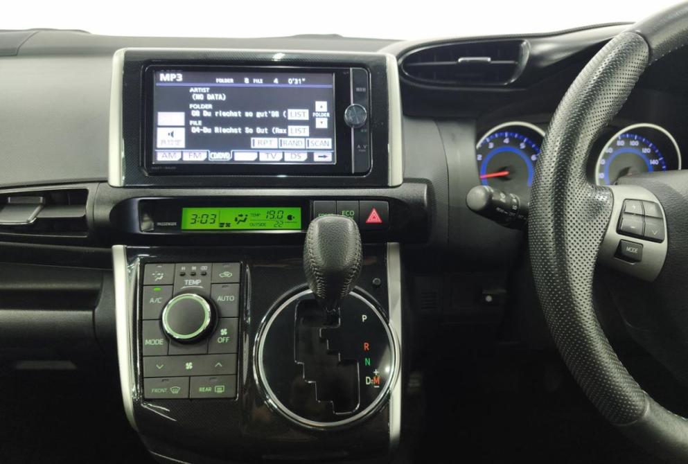 Toyota Wish II Екатеринбург  - изображение 17