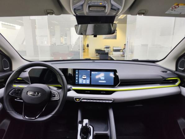 Geely Coolray I Рестайлинг с пробегом 2023 года, цена 2 100 000 рублей, 28001 км, внедорожник, Автокод Объявления