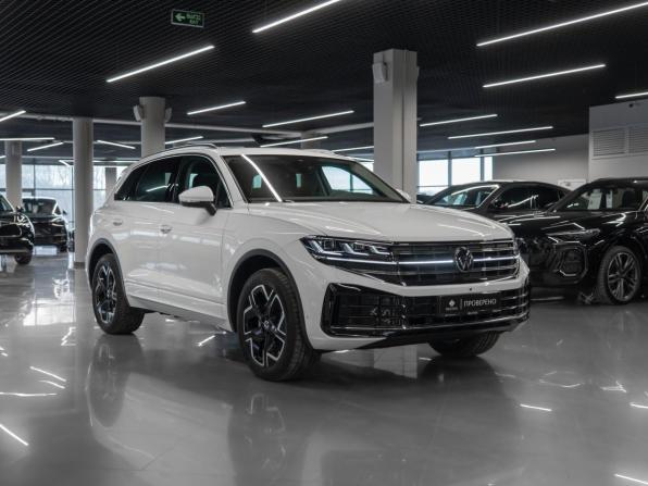 Volkswagen Touareg III Рестайлинг с пробегом 2024 года, цена 10 100 000 рублей, 2090 км, внедорожник, Автокод Объявления