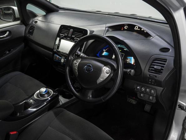 Nissan Leaf I (ZE0/AZE0) с пробегом 2017 года, цена 779 000 рублей, 180423 км, хэтчбек, Автокод Объявления