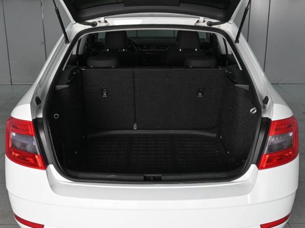Skoda Octavia III (A7) Рестайлинг с пробегом 2017 года, цена 1 525 000 рублей, 255986 км, лифтбек, Автокод Объявления