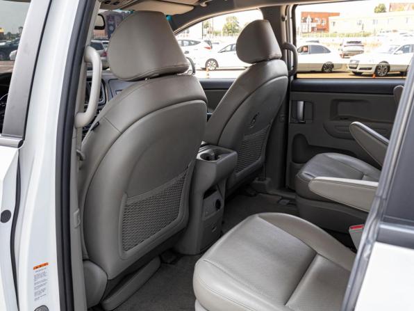 Kia Carnival III с пробегом 2017 года, цена 2 275 000 рублей, 94398 км, минивэн, Автокод Объявления