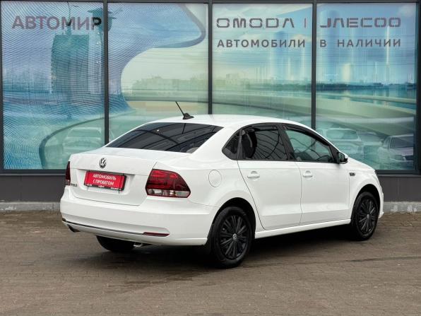 Volkswagen Polo V Рестайлинг с пробегом 2018 года, цена 880 000 рублей, 156709 км, седан, Автокод Объявления
