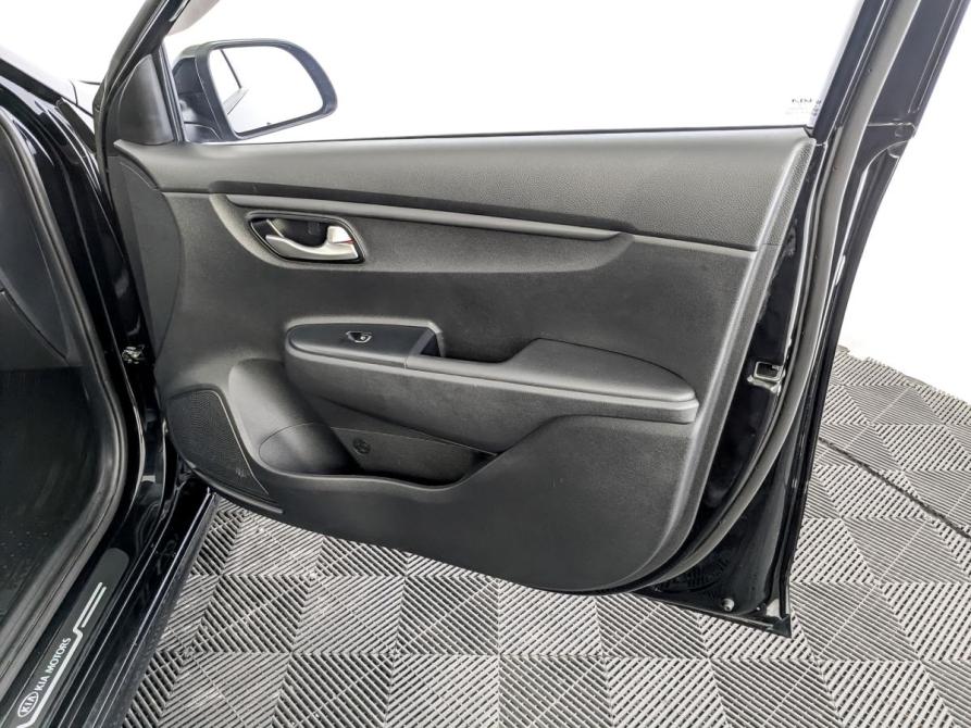 Kia Rio IV Рестайлинг Москва  - изображение 24