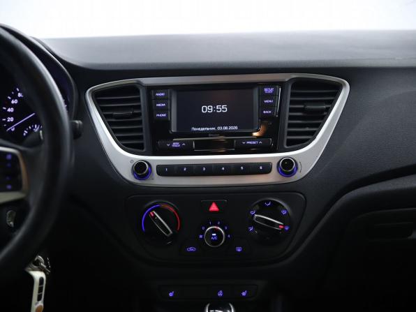 Hyundai Solaris II с пробегом 2018 года, цена 1 290 000 рублей, 126631 км, седан, Автокод Объявления