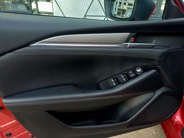 Mazda 6 III (GJ) Рестайлинг 2 с пробегом 2019 года, цена 2 199 000 рублей, 151308 км, седан, Автокод Объявления