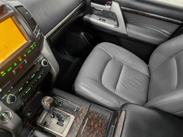 Toyota Land Cruiser 200 Series с пробегом 2010 года, цена 2 750 000 рублей, 260000 км, внедорожник, Автокод Объявления