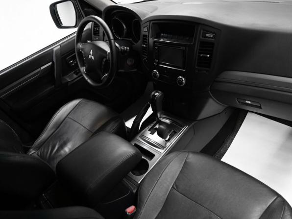 Mitsubishi Pajero IV Рестайлинг 1 с пробегом 2012 года, цена 1 895 000 рублей, 240272 км, внедорожник, Автокод Объявления