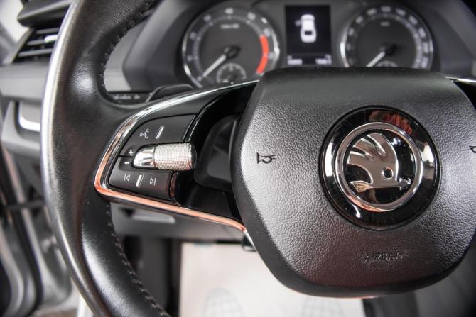 Skoda Octavia IV (A8) с пробегом 2021 года, цена 2 449 000 рублей, 30954 км, лифтбек, Автокод Объявления