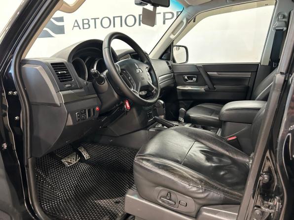Mitsubishi Pajero IV Рестайлинг 2 с пробегом 2015 года, цена 1 999 000 рублей, 268216 км, внедорожник, Автокод Объявления