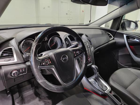 Opel Astra J Рестайлинг с пробегом 2012 года, цена 760 000 рублей, 239711 км, седан, Автокод Объявления