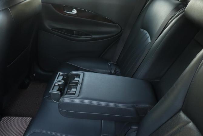 Infiniti QX50 I Рестайлинг с пробегом 2016 года, цена 2 099 000 рублей, 180000 км, внедорожник, Автокод Объявления