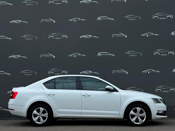 Skoda Octavia III (A7) Рестайлинг с пробегом 2017 года, цена 1 391 400 рублей, 189891 км, лифтбек, Автокод Объявления