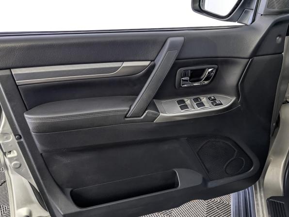 Mitsubishi Pajero IV Рестайлинг 1 с пробегом 2012 года, цена 2 350 000 рублей, 112452 км, внедорожник, Автокод Объявления