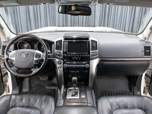 Toyota Land Cruiser 200 Series Рестайлинг 1 с пробегом 2014 года, цена 4 949 000 рублей, 121480 км, внедорожник, Автокод Объявления