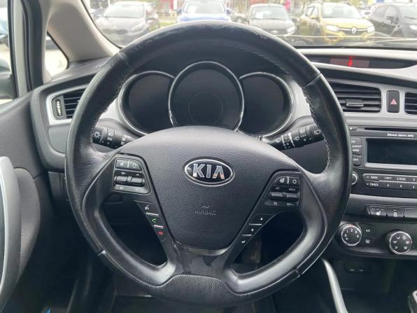 Kia Ceed II с пробегом 2015 года, цена 851 000 рублей, 141481 км, хэтчбек, Автокод Объявления