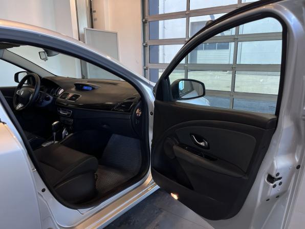 Renault Megane III с пробегом 2011 года, цена 500 000 рублей, 219578 км, универсал, Автокод Объявления