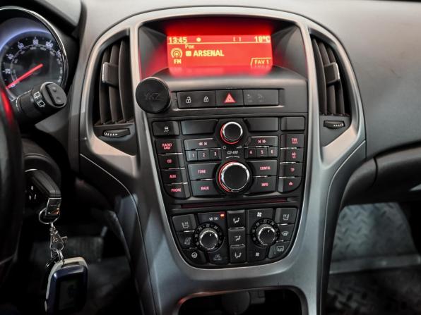 Opel Astra J Рестайлинг с пробегом 2012 года, цена 800 000 рублей, 162389 км, хэтчбек, Автокод Объявления