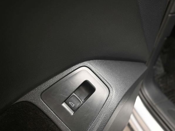 Volkswagen Tiguan II Рестайлинг с пробегом 2023 года, цена 3 580 000 рублей, 67200 км, внедорожник, Автокод Объявления