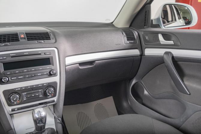 Skoda Octavia II (A5) Рестайлинг с пробегом 2010 года, цена 799 000 рублей, 231132 км, лифтбек, Автокод Объявления