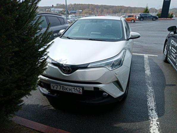 Toyota C-HR I Рестайлинг с пробегом 2019 года, цена 1 999 000 рублей, 159418 км, внедорожник, Автокод Объявления
