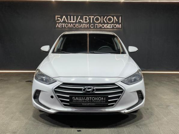 Hyundai Elantra VI (AD) с пробегом 2017 года, цена 910 000 рублей, 200187 км, седан, Автокод Объявления
