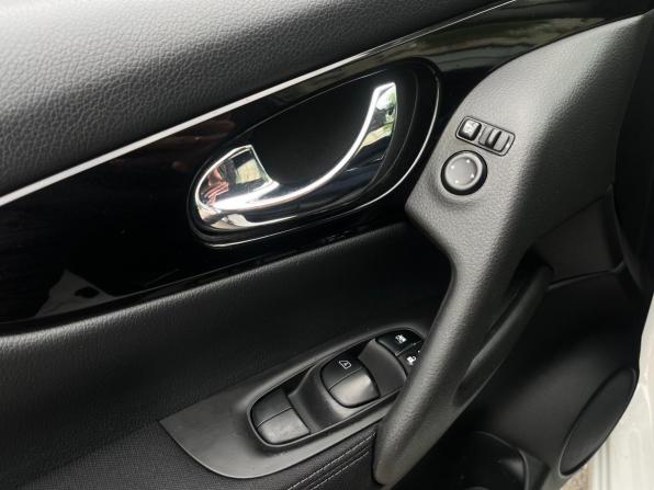 Nissan Qashqai II с пробегом 2017 года, цена 1 649 000 рублей, 141900 км, внедорожник, Автокод Объявления
