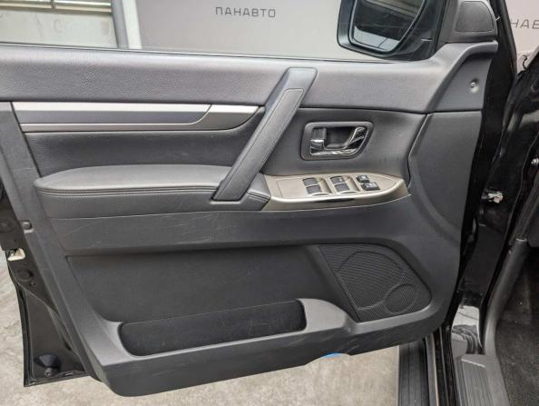 Mitsubishi Pajero IV Рестайлинг 2 с пробегом 2017 года, цена 2 785 000 рублей, 158387 км, внедорожник, Автокод Объявления
