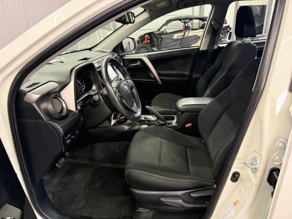 Toyota RAV4 IV (XA40) Рестайлинг с пробегом 2016 года, цена 2 137 000 рублей, 174139 км, внедорожник, Автокод Объявления