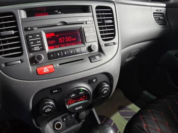 Kia Rio II Рестайлинг с пробегом 2010 года, цена 630 000 рублей, 196600 км, хэтчбек, Автокод Объявления