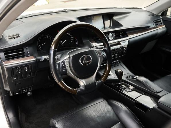 Lexus ES VI с пробегом 2014 года, цена 2 198 000 рублей, 213560 км, седан, Автокод Объявления