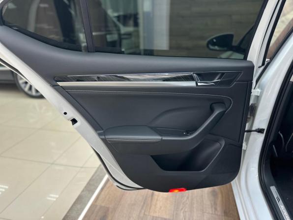 Skoda Superb III Рестайлинг с пробегом 2024 года, цена 3 620 000 рублей, 38400 км, лифтбек, Автокод Объявления