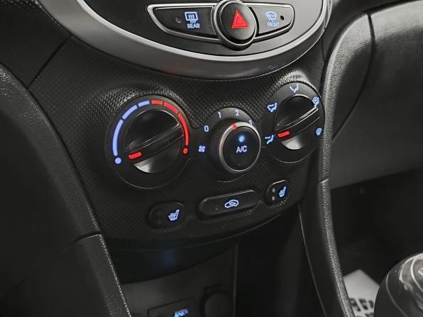 Hyundai Solaris I Рестайлинг с пробегом 2015 года, цена 786 000 рублей, 211326 км, седан, Автокод Объявления