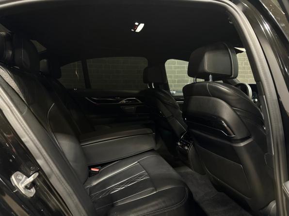 BMW 7 серии VI (G11/G12) с пробегом 2017 года, цена 3 090 000 рублей, 201222 км, седан, Автокод Объявления